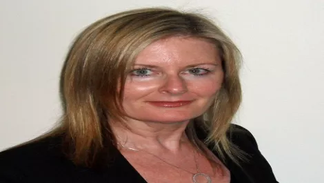 Carolyn macken