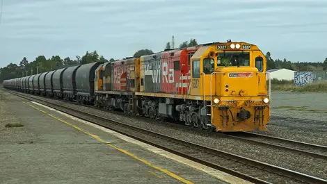 Greens call for halt to scrapping of electric trains