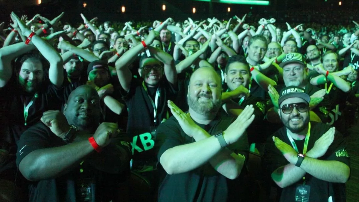 Xbox-Briefing-Photo-Aaron-Greenberg-Fans.webp