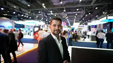 Chief Executive Officer urges firms to ditch roaming